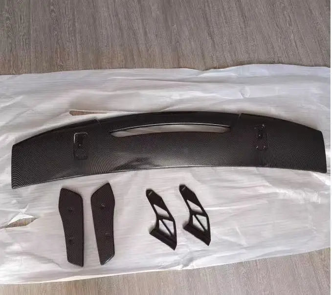 Universal GT Tail Carbon Fiber